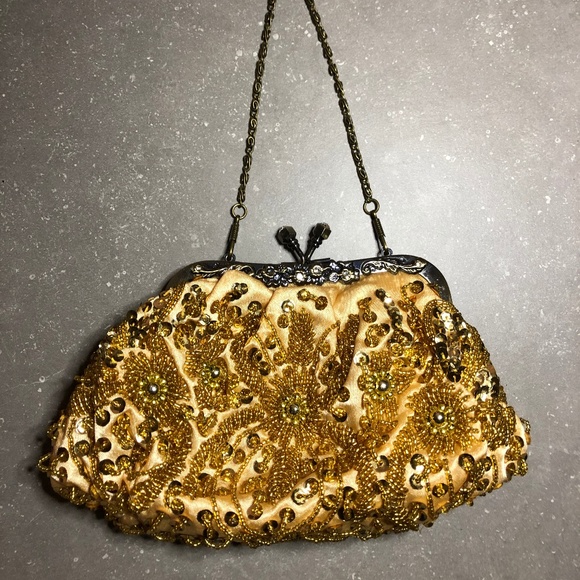 Vintage Handbags - Gold embroidered and sequined evening bag